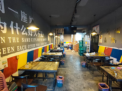 开发区湾里附近临街精装修餐饮店转让