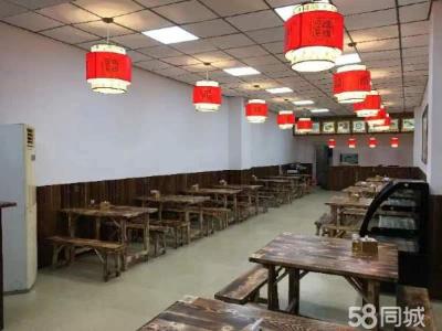 位于安盛附近 附近人流量大 临街门市 精装修 不用二次