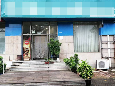 机场万达商圈餐饮店低价转让