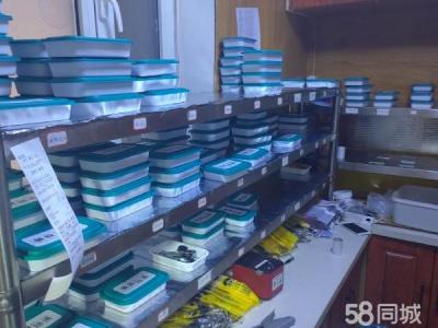 店铺位于西安路商业区 人流密度大 客户群体众多