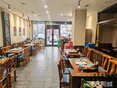 烧烤店对面马兰市场靠近地铁口周边配套齐全 