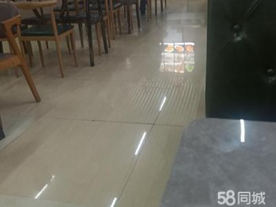 房屋宽敞 明亮。临街门面 适合餐馆 尤其是面馆