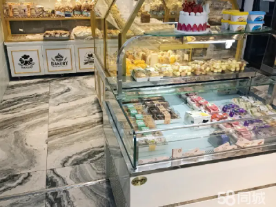 周边唯一一家蛋糕店别处还有一家店顾及不过来全新装修
