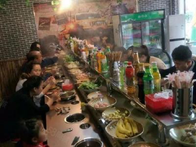 五彩城临街火锅店转让