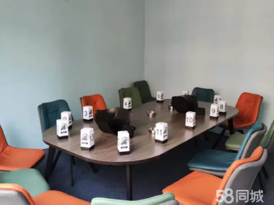 大连科技大学西门小吃一条街附近