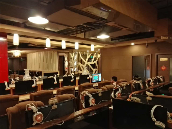 40万超低价急转让豪华网吧