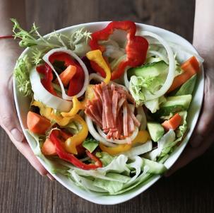 “食草一族”逐步壮大 轻食市场大有可为