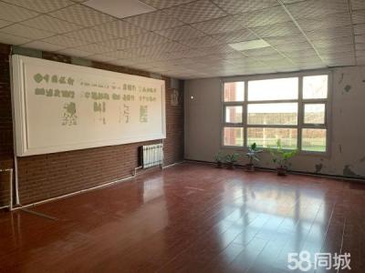 空间大 还有单独三个房间 适合各种行业发展 大连高新园区黄泥川商铺租售