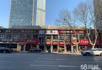 人民路上的日式餐厅 装修设备齐全