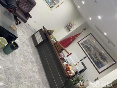 楼上楼下两层 一层150平 共300平 