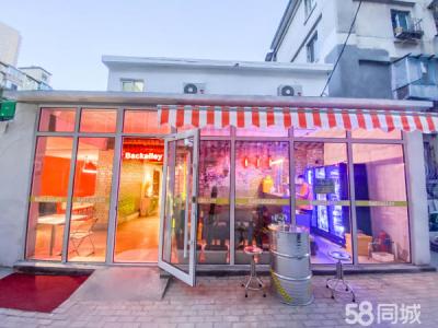 300平饭店转让 适合餐饮 咖啡馆 酒吧 房租7万