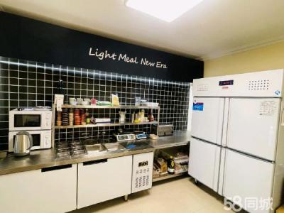 临近金玛安盛商圈 适合做外卖店 店内环境