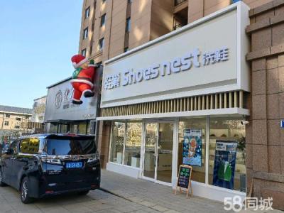 临街商铺 紧邻小区入口