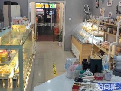 中山区营业中临街80平蛋糕店转让 民水民电 设备齐全