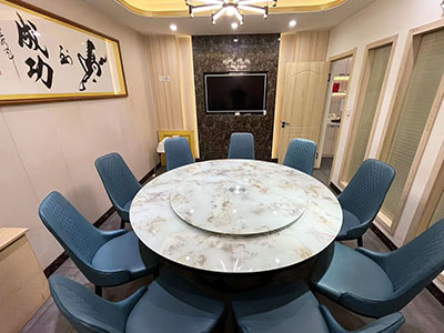 纯一层12米大门头餐饮店
