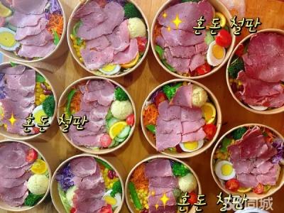 带品牌转外卖轻食店    有库房 厕所 人