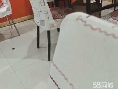 小区内只有这一家饭店