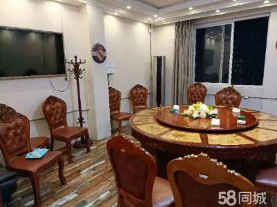 临街公建 后厨设备齐全 空调 桌椅板凳都有 接手就可营业