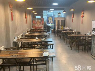 成熟小区商业街 店内整洁