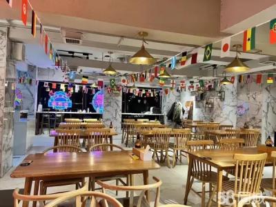 大学校内商业街店铺 设备齐全 装修好 各种餐饮项目可直接进店