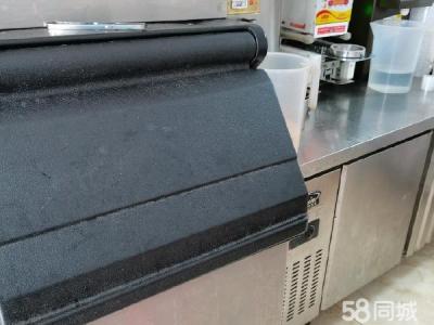 营业中的奶茶店 因为孩子上学的原因 住宿和做饭都方便