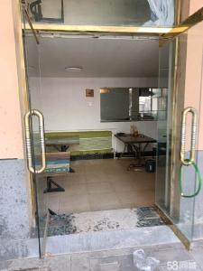 本店位于昌信广场烧烤城院内。因扩大经营 忍痛转让