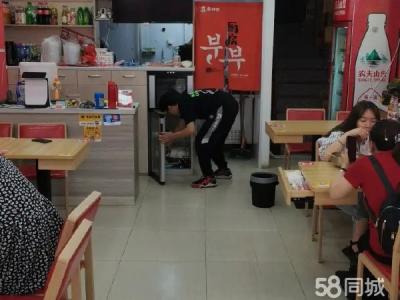 一层是65平二层是65