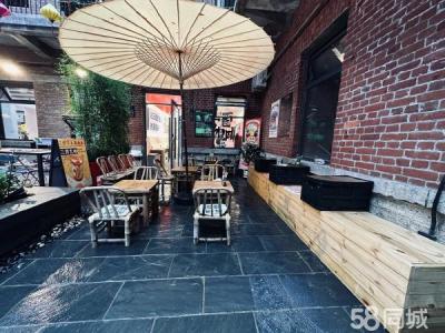 位置好 带小院 可外摆 干餐饮或咖啡店都可以