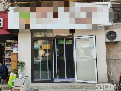 黑石礁海洋大学学生公寓出口处学生上下学必经店门口