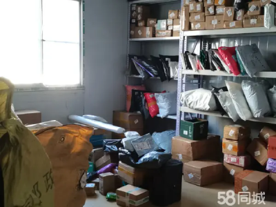 以前小区内做核酸的活动板房