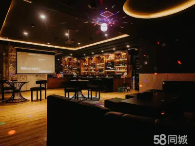 房子是临街位置很好 里面装修的也不错 太累了不想干了