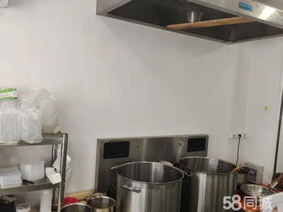 绿波生鲜超市旁鸭货店