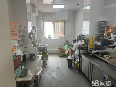 此房屋适合小型餐 由于本人需要照顾孩子 无法继续经营