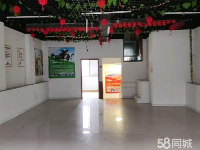 公交站点临街自家商铺出租