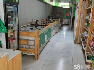 临湾里大集入口 两层 品牌店营业近3年 客源稳定 整店出兑