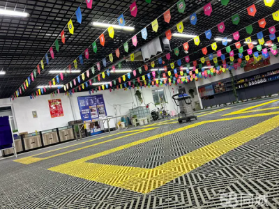 240平超大洗车厂 临街。可承包 可转让。