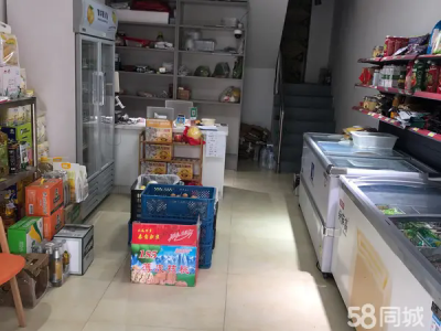 在东港商务区港东五街上临街