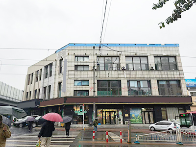 五一广场主干道大门头餐饮店转让