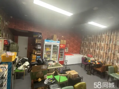 商业街三楼客流量都是学生 做吃的稳定