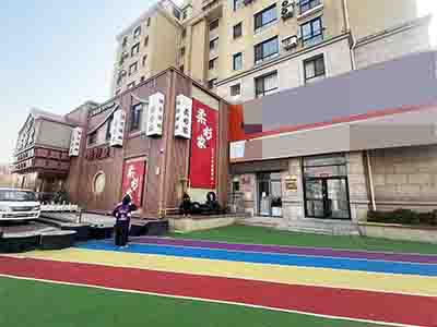 地铁口正对830平空铺出租 无限制