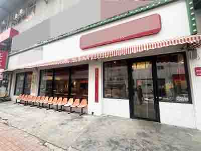 安盛门口20米门头纯一层餐饮店
