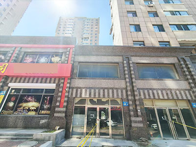 开发区港西临街大门头空铺出租