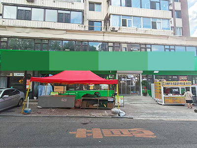 胜利路主道旁农贸市场摊位招租