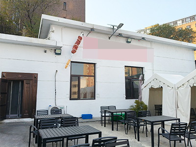 马栏广场附近纯一层烧烤店转让（带200平院子）