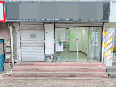 千山路大湾市场附近51平空铺出租