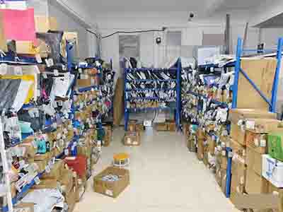 日均1000左右每件0.7元年租金1.5万