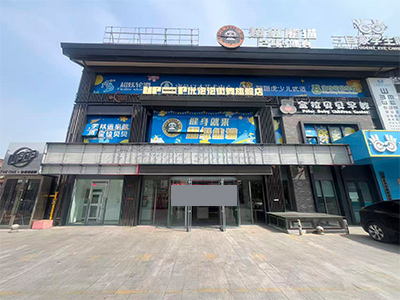 纯一层350平临街20米门头带停车位空铺出租