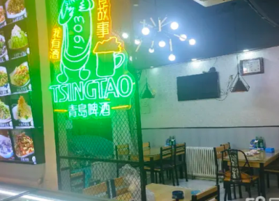 万泰花园入口临街餐馆旺铺