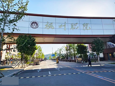 转设备!封闭学校内餐饮档口