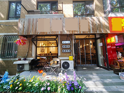 西岗儿童医院主道餐饮店出兑（带外摆）